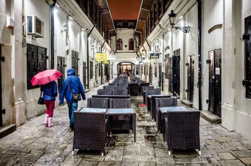 Hanul cu Tei - Intrarea in Galerie